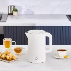 Homend Heatrow Cooltouch Wasserkocher 1,7L – Doppelwand, Leiser Betrieb, Cool-Touch-Gehäuse, Edelstahl, 2200W Schnellkochfunktion, Dreifachschutz, Weiß