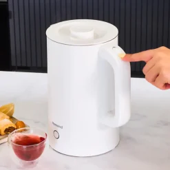 Homend Heatrow Cooltouch Wasserkocher 1,7L – Doppelwand, Leiser Betrieb, Cool-Touch-Gehäuse, Edelstahl, 2200W Schnellkochfunktion, Dreifachschutz, Weiß