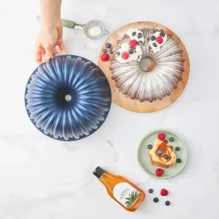 Karaca Cake Pro Sliced Dunkelblau Gusskuchenform