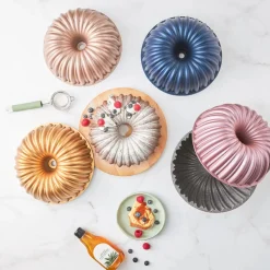 Karaca Cake Pro Sliced Dunkelblau Gusskuchenform