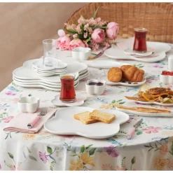 Karaca Clover Porzellan 6 Personen Frühstücksset und Servierschalen, 28 Teilig