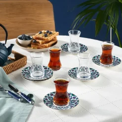 Karaca Edirne 12-teiliges Bone-China Türkisches Teeset für 6 Personen, 130 ml, Mehrfarbig