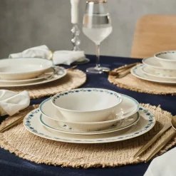 Karaca Forever Bone China Iznik 24-teiliges Tafelservice für 6 Personen, Mehrfarbig