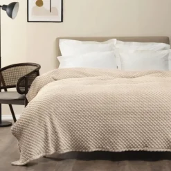 Karaca Home Alice Einzelbett-Knospen-Decke Cappuccino