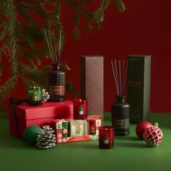 Karaca Home New Year Gnome Village 3-teiliges Duftkerzen-Set