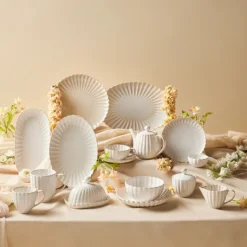 Karaca New Daisy Steinzeug-Milchkännchen mit Reaktivglasur, 150 ml, Weiß