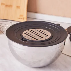 Karaca Parle Geriebener Misch- und Vorratsbehälter