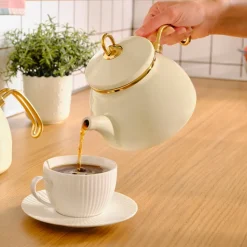 Karaca Retro Emaille-Creme-Teekanne