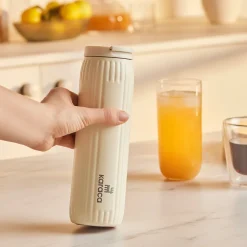 Karaca Rimo Auslaufsicherer Edelstahl-Thermos 600 ml Creme