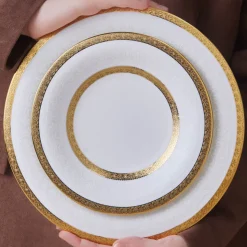 Karaca Royal Bone China Victoria 55-teiliges Tafelservice für 12 Personen, Gold