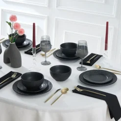 Karaca Solem Embossed 18-teiliges Steinzeug-Tafelservice für 6 Personen, Schwarz