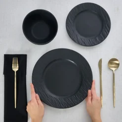 Karaca Solem Embossed 18-teiliges Steinzeug-Tafelservice für 6 Personen, Schwarz