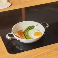 Karaca Swiss Crystal Almond Cream Handle Flache Pfanne 18 cm