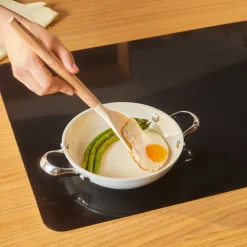 Karaca Swiss Crystal Almond Cream Handle Flache Pfanne 18 cm