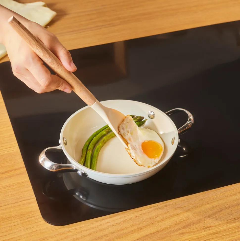 Karaca Swiss Crystal Almond Cream Handle Flache Pfanne 18 cm