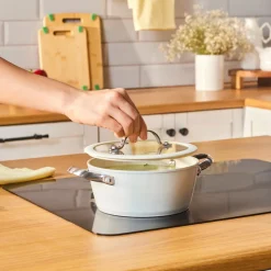 Karaca Swiss Crystal Almond Cream Kasserolle mit Edelstahlgriff 18 cm