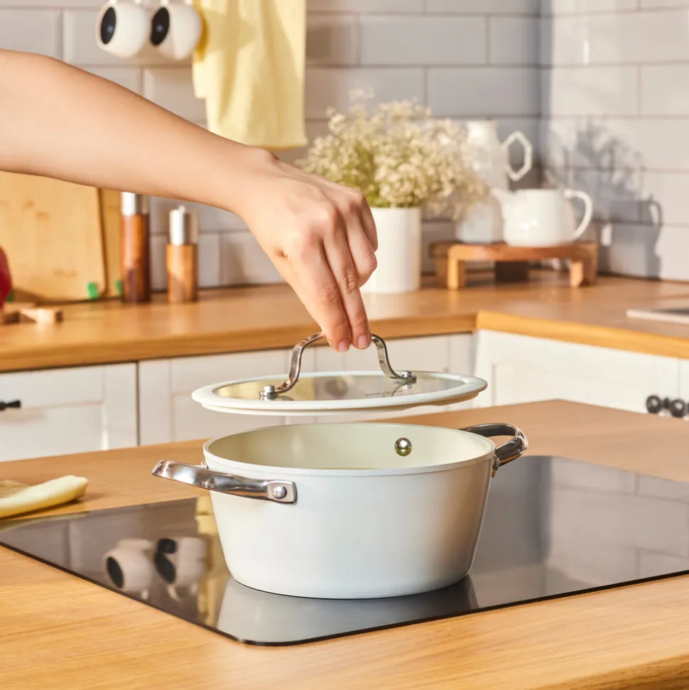 Karaca Swiss Crystal Almond Cream Stielkasserolle 20 cm