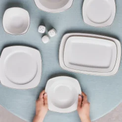 Karaca Timeless 59-teiliges Porzellan Halb-Quadratisches Dinner-Set für 12 Personen, Gold