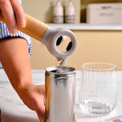 Karaca x Refika Gadgets 3-in-1 Flaschenöffner mit Holzgriff