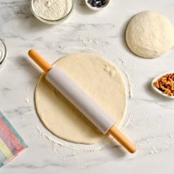 Karaca x Refika Gadgets Silikon-Teigrolle mit Holzgriff