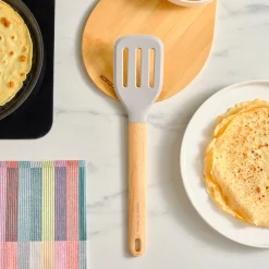 Karaca x Refika Gadgets Silikonspatel mit Holzgriff, gerillt