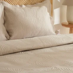 Leaf Bettüberwurf-Set Beige 230x240 Cm + 2 (50x70 Cm)